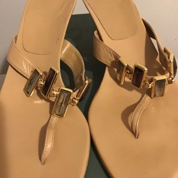 🔥🔥🔥SALE! STUART WEITZMAN, GREAT CONDITION, SIZE 8 MEDIUM, GORGEOUS SHOES 🔥🔥 - Picture 2 of 5